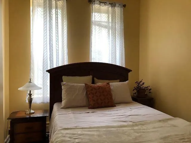 Home Away From Home New York Apartmán